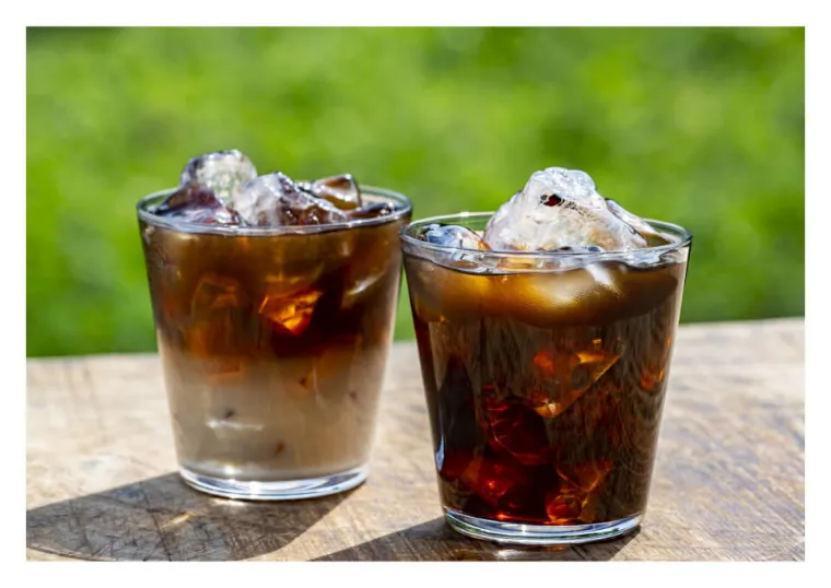 グラスに注いだアイスのグリーンコーヒー